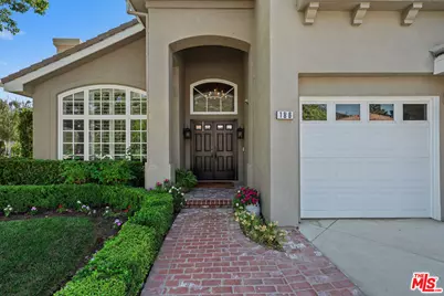 186 Royal London Ct, Lake Sherwood, CA 91361 - Photo 3