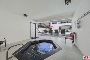 8568 Burton Wy, Los Angeles, CA 90048 - Photo 23