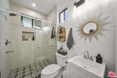 6295 Ivarene Ave, Los Angeles, CA 90068 - Photo 25