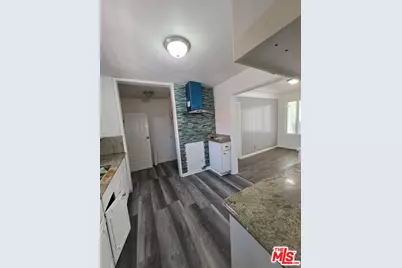 611 W 109th St, Los Angeles, CA 90044 - Photo 15