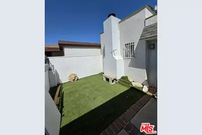 611 W 109th St, Los Angeles, CA 90044 - Photo 1