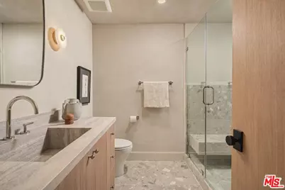 18 Voyage St, Marina del Rey, CA 90292 - Photo 37