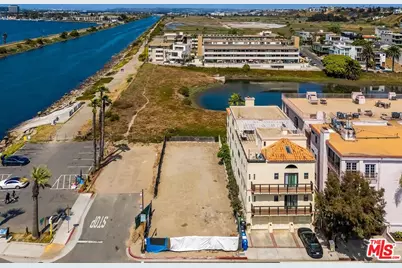 6202 Pacific Ave, Playa del Rey, CA 90293 - Photo 3
