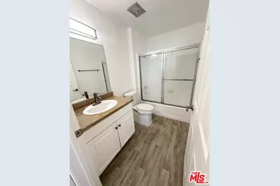 21400 Burbank Blvd #202, Woodland Hills, CA 91367 - Photo 13