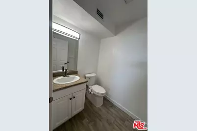 21400 Burbank Blvd #202, Woodland Hills, CA 91367 - Photo 11