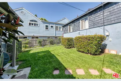 1014 Pier Ave, Santa Monica, CA 90405 - Photo 15
