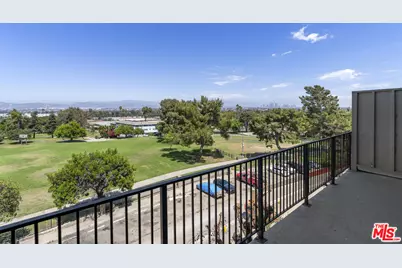 4749 Don Ricardo Dr, Los Angeles, CA 90008 - Photo 31