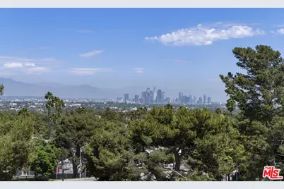 4749 Don Ricardo Dr, Los Angeles, CA 90008 - Photo 19
