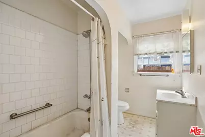 2022 W 83rd St, Los Angeles, CA 90047 - Photo 19