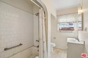 2022 W 83rd St, Los Angeles, CA 90047 - Photo 19