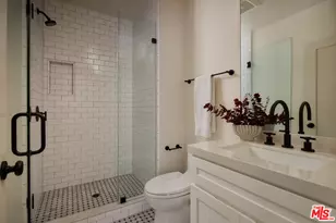 7506 Woodrow Wilson Dr, Los Angeles, CA 90046 - Photo 21