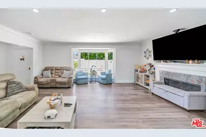 5923 N Corbin Ave, Tarzana, CA 91356 - Photo 11