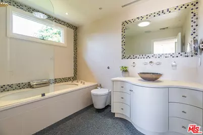 6051 Philip Ave, Malibu, CA 90265 - Photo 25