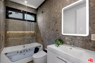 5216 Etiwanda Ave, Los Angeles, CA 91356 - Photo 23