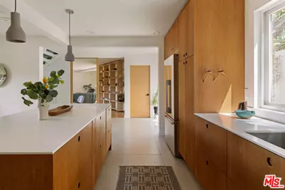 3750 Arbolada Rd, Los Angeles, CA 90027 - Photo 15