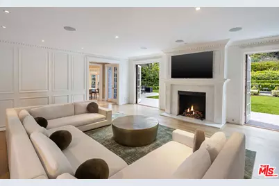 9135 Hazen Dr, Beverly Hills, CA 90210 - Photo 9