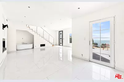 17725 Revello Dr, Los Angeles, CA 90272 - Photo 9