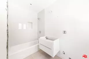 17725 Revello Dr, Los Angeles, CA 90272 - Photo 15