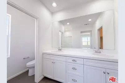 21981 Propello Dr, Santa Clarita, CA 91350 - Photo 17