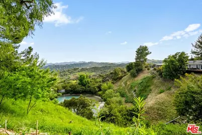 124 Pueblo Ln, Topanga, CA 90290 - Photo 3
