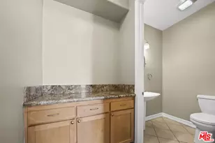 5237 Willowcrest Ave, Los Angeles, CA 91601 - Photo 11