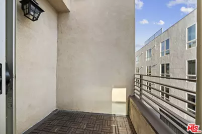 5237 Willowcrest Ave, Los Angeles, CA 91601 - Photo 29