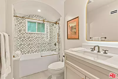 4415 Placidia Ave, Los Angeles, CA 91602 - Photo 25