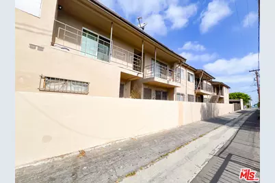 1017 W 95th St, Los Angeles, CA 90044 - Photo 13