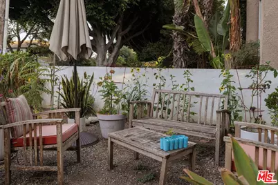 1965 N Bronson Ave, Los Angeles, CA 90068 - Photo 23