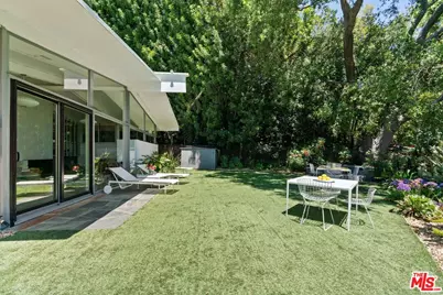 810 Bramble Way, Los Angeles, CA 90049 - Photo 37