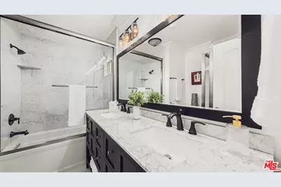 1940 N Western Ave, Los Angeles, CA 90027 - Photo 29