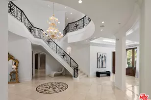 1021 N Crescent Dr, Beverly Hills, CA 90210 - Photo 13