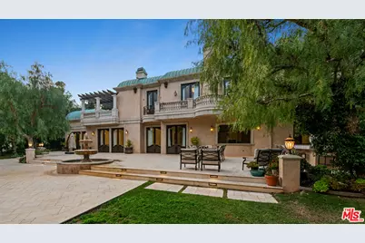 1021 N Crescent Dr, Beverly Hills, CA 90210 - Photo 49