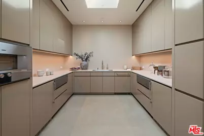 1016 N Hillcrest Rd, Beverly Hills, CA 90210 - Photo 21
