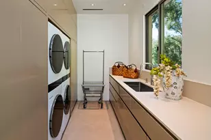 1016 N Hillcrest Rd, Beverly Hills, CA 90210 - Photo 41