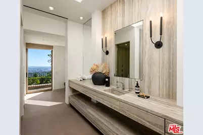 1016 N Hillcrest Rd, Beverly Hills, CA 90210 - Photo 31