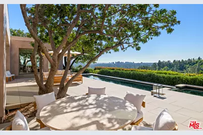1016 N Hillcrest Rd, Beverly Hills, CA 90210 - Photo 23
