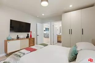 1726 S Stanley Ave, Los Angeles, CA 90019 - Photo 17