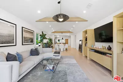 1726 S Stanley Ave, Los Angeles, CA 90019 - Photo 1