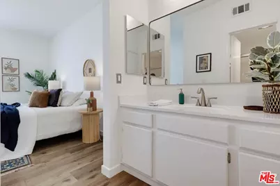11818 Courtleigh Dr #104, Los Angeles, CA 90066 - Photo 49