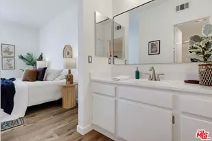 11818 Courtleigh Dr, Los Angeles, CA 90066 - Photo 49
