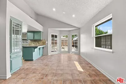 6304 Castleton St, Bakersfield, CA 93313 - Photo 13