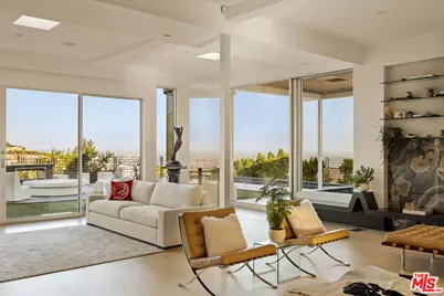 9353 Nightingale Dr, Los Angeles, CA 90069 - Photo 13