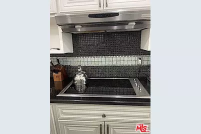 1015 N Kings Rd #104, West Hollywood, CA 90069 - Photo 23
