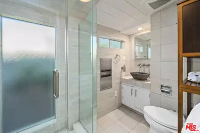 1216 Elm St, Los Angeles, CA 90291 - Photo 15