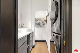 1116 S Highland Ave, Los Angeles, CA 90019 - Photo 15