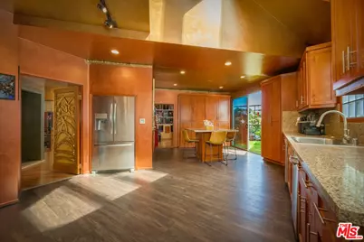 2189 Sunset Plaza Dr, Los Angeles, CA 90069 - Photo 27