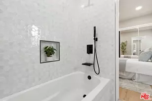 6015 Keniston Ave, Los Angeles, CA 90043 - Photo 17
