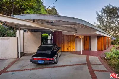 780 Laguna Rd, Pasadena, CA 91105 - Photo 27