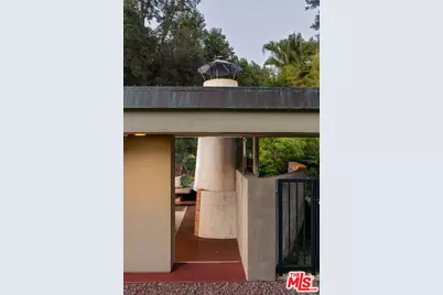 780 Laguna Rd, Pasadena, CA 91105 - Photo 31